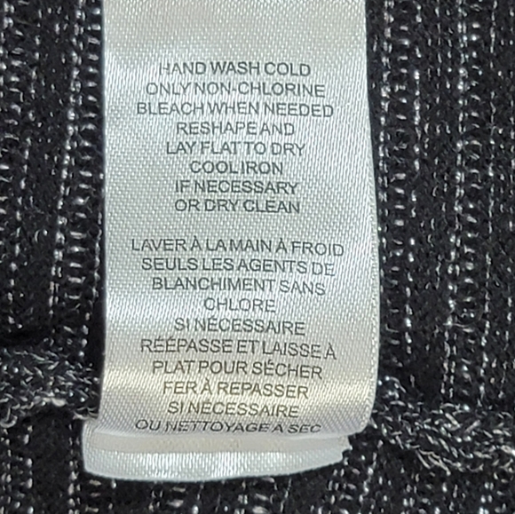 TAHARI Women's Size XL  Mock Turtleneck Sweater Black With Silver Threads - Picture 8 of 10